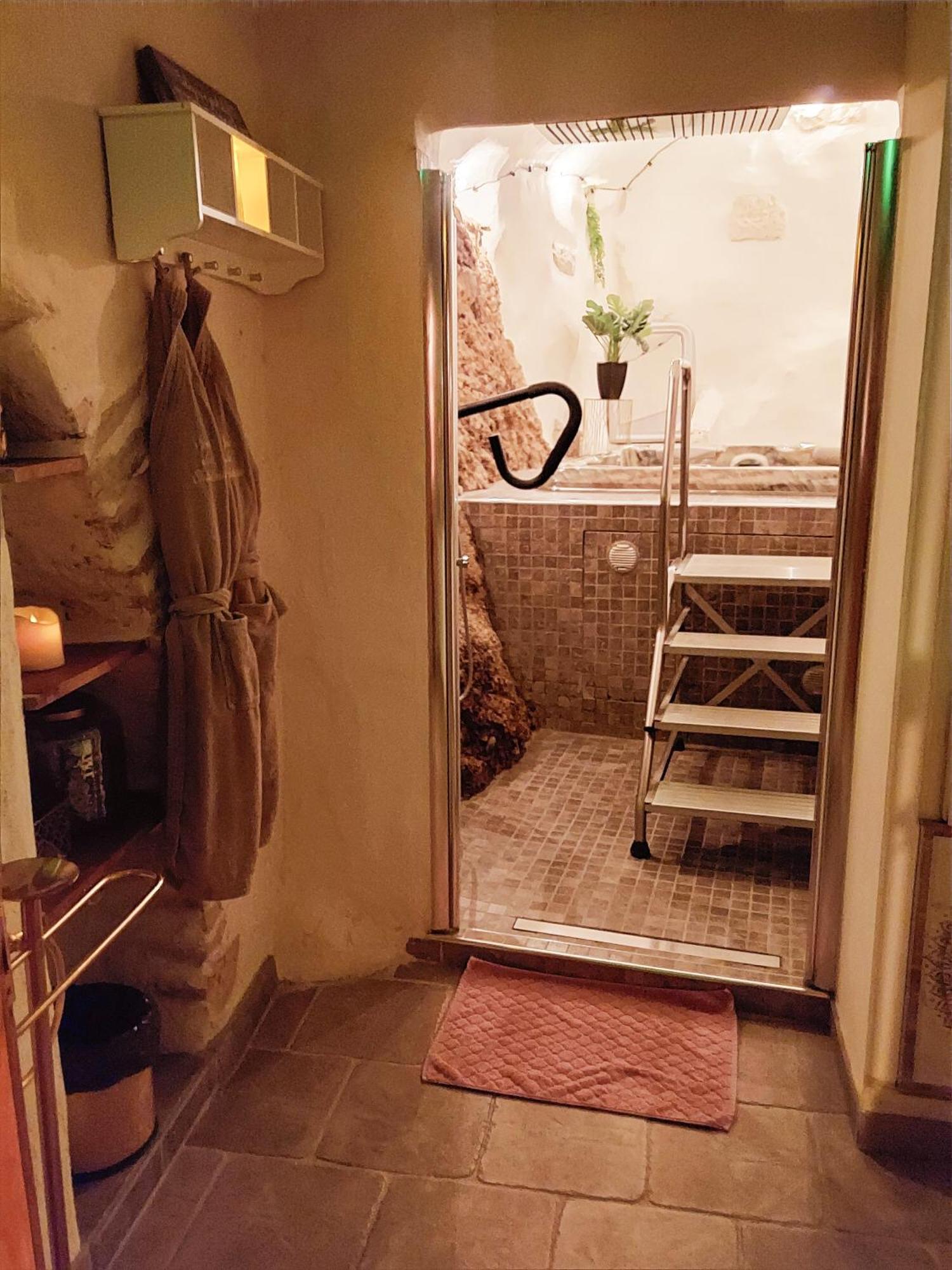 Love Room Avec Spa Privatif Monaco Roquebrune-Cap-Martin Bagian luar foto
